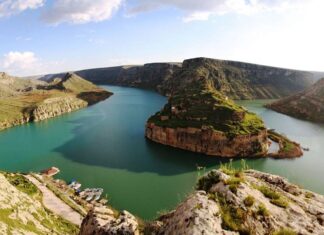 Natural Wonders and Ancient Stories of Greece